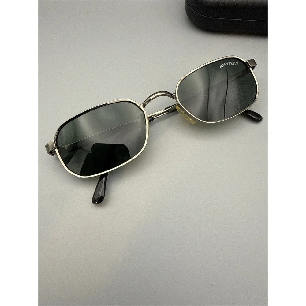 Vintage 90's Rectangle GunMetal Gray -Green YATEPAI Sunglasses YATE 8802 & Case